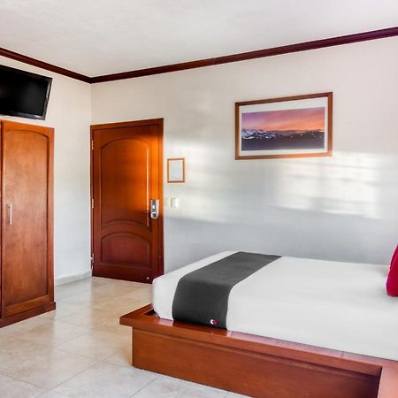 Monte Salerno Hotel & Suites Montemorelos Extérieur photo