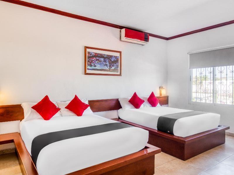 Monte Salerno Hotel & Suites Montemorelos Chambre photo