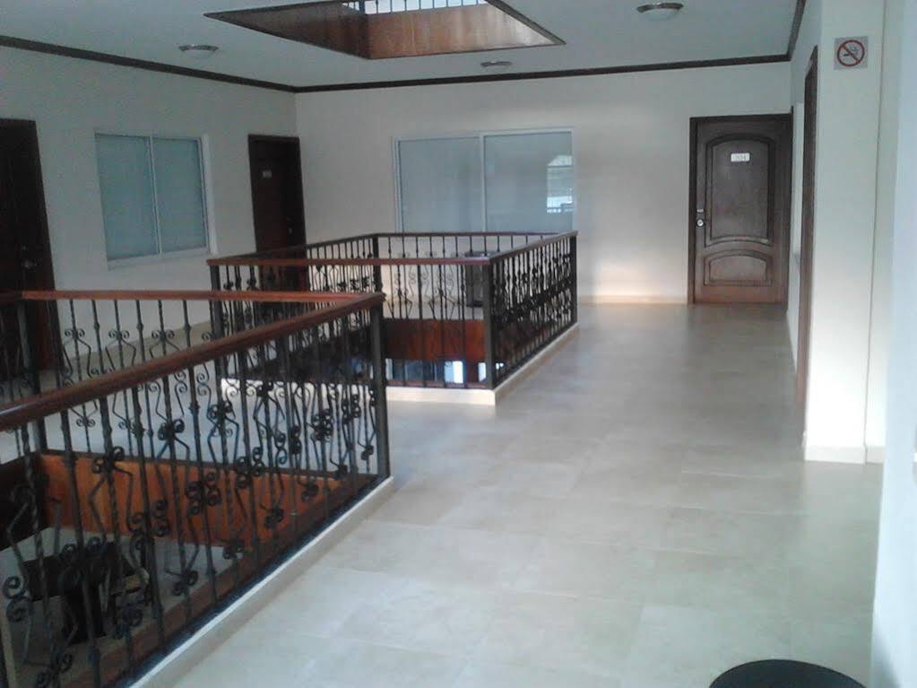 Monte Salerno Hotel & Suites Montemorelos Extérieur photo