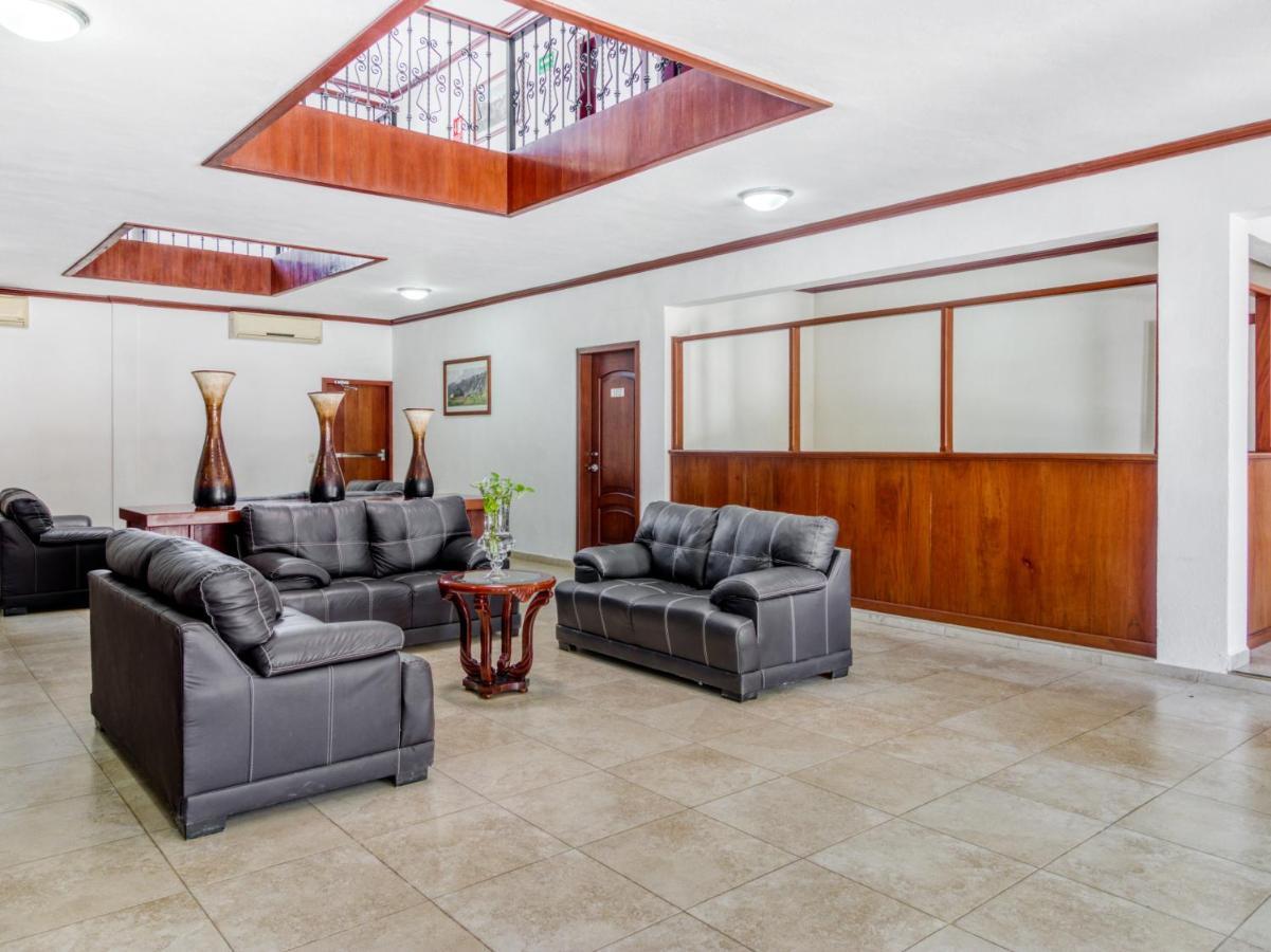 Monte Salerno Hotel & Suites Montemorelos Extérieur photo