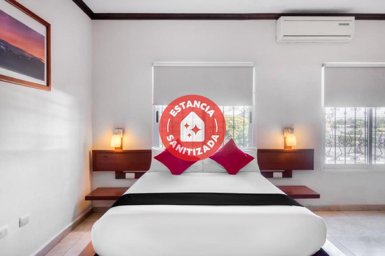 Monte Salerno Hotel & Suites Montemorelos Extérieur photo